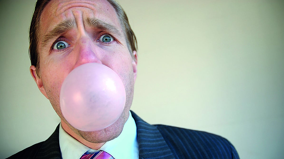 Mascar chicle aplaca el estrés y mejora el carácter